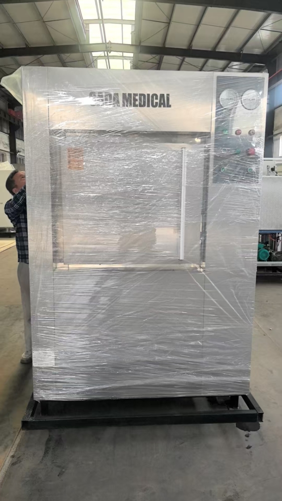 The HA-BVD250Large Double-Door Pulse Vacuum Autoclav is packaged before leaving the factory