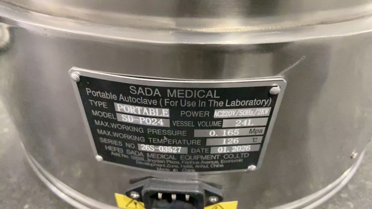 Fully stainless steel construction of SD-PO Portable Pressure Steam Sterilizer