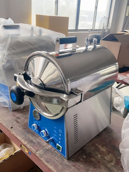 User-friendly TS-B24 autoclave for quick and efficient sterilization