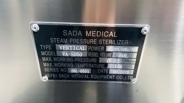 Processor-controlled vertical autoclave for clinic and lab use